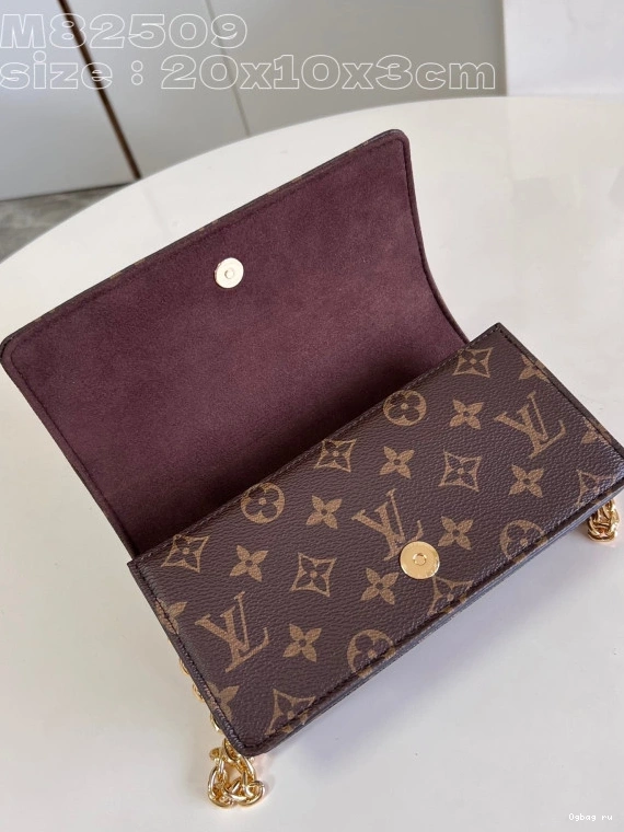 Lily LOUIS VUITTON Wallet Chain On 0717